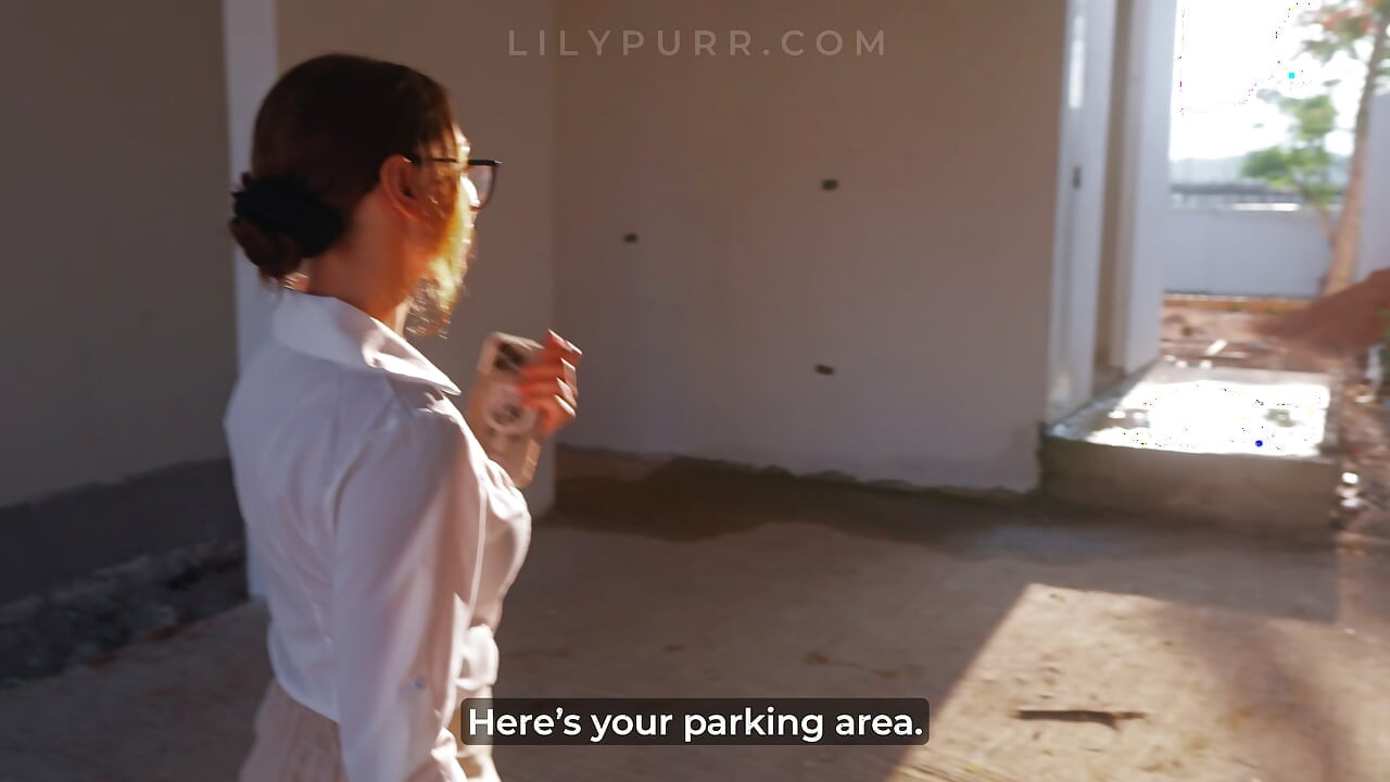 Horny Real Estate Agent Fucks Client in Unfinished Villa to Save the Deal