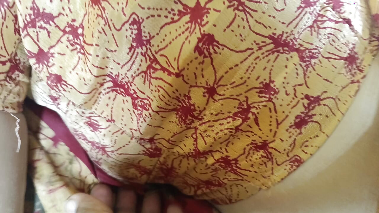 Red color saree cheating Housewife 2