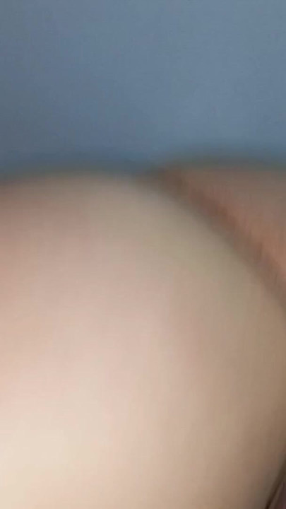 "Üvey babam bana güzel masajlar yaptığı ve mastürbasyon yaptığım için ziyarete gelmesinden zevk alıyorum" dan unutulmaz bir an