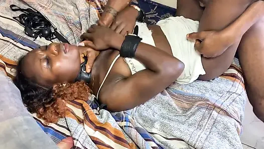 Sert misyonerin fışkırtmasını defalarca patlatması için amını geniş bir şekilde aç