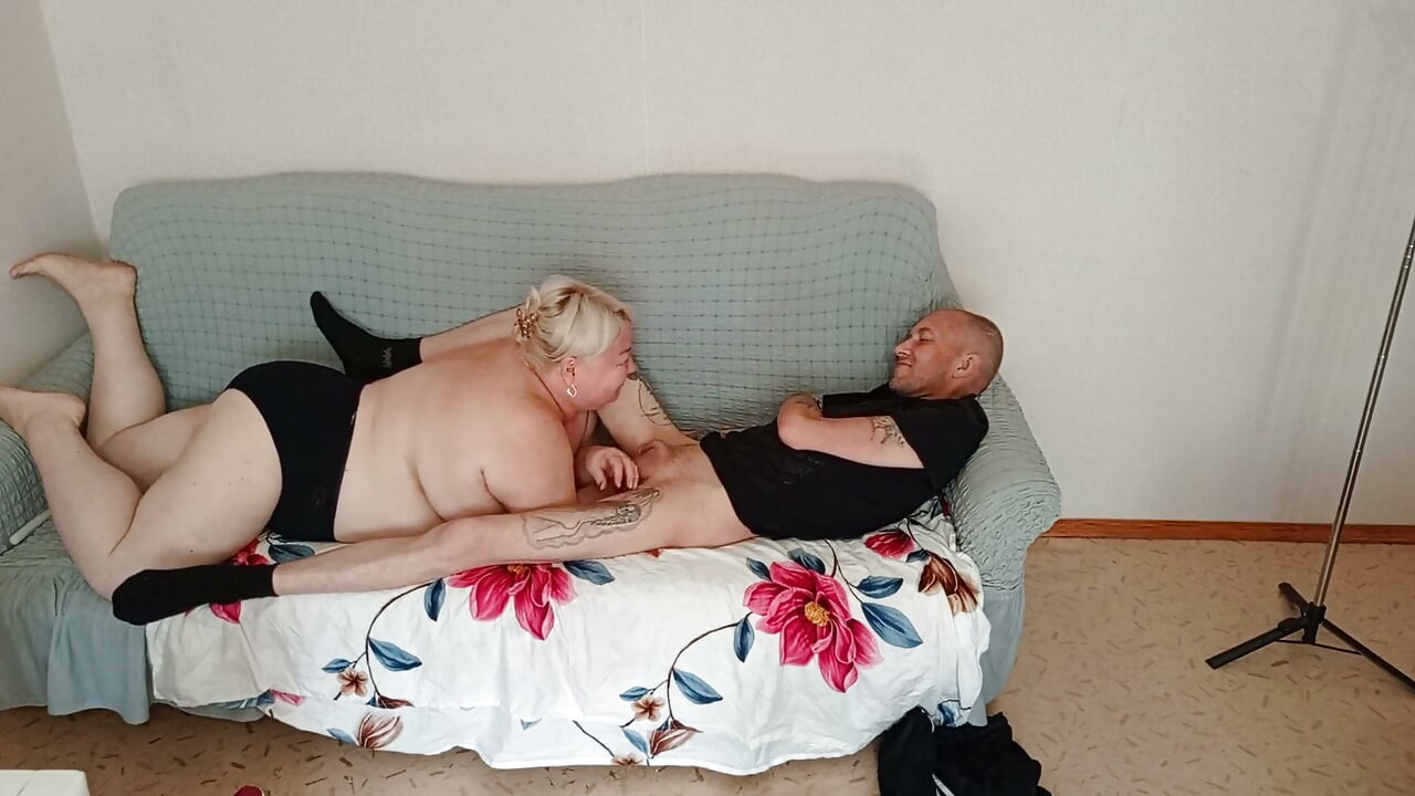 Stepmom Gives a Deep and High-quality Blowjob Before My Cumshot