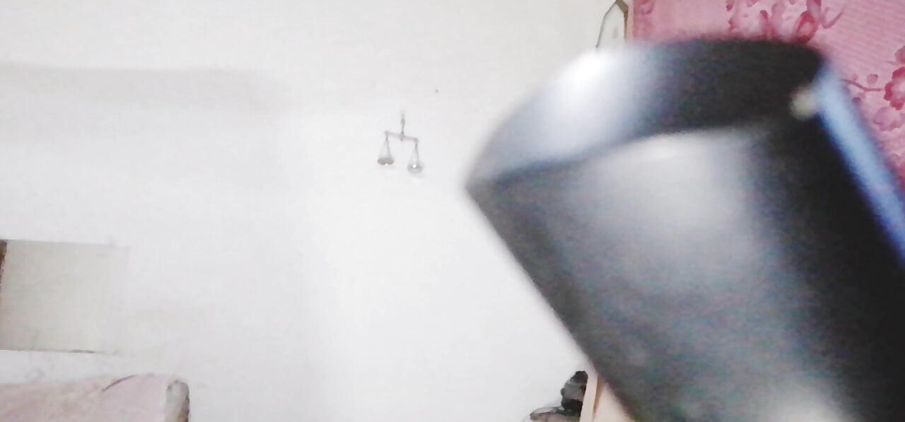 Real house maid was seducing me without a bra and put it in the mouth