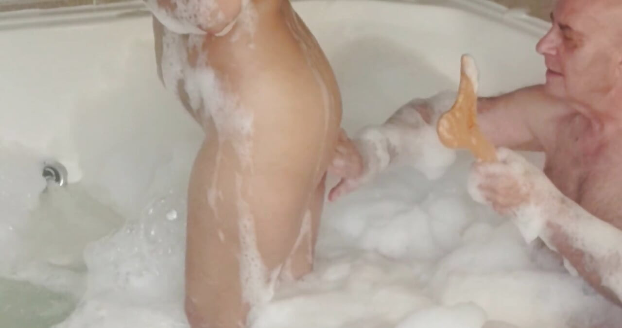 HOTTEST WET MASSAGE WITH ADAMANDEVE AND LUPO