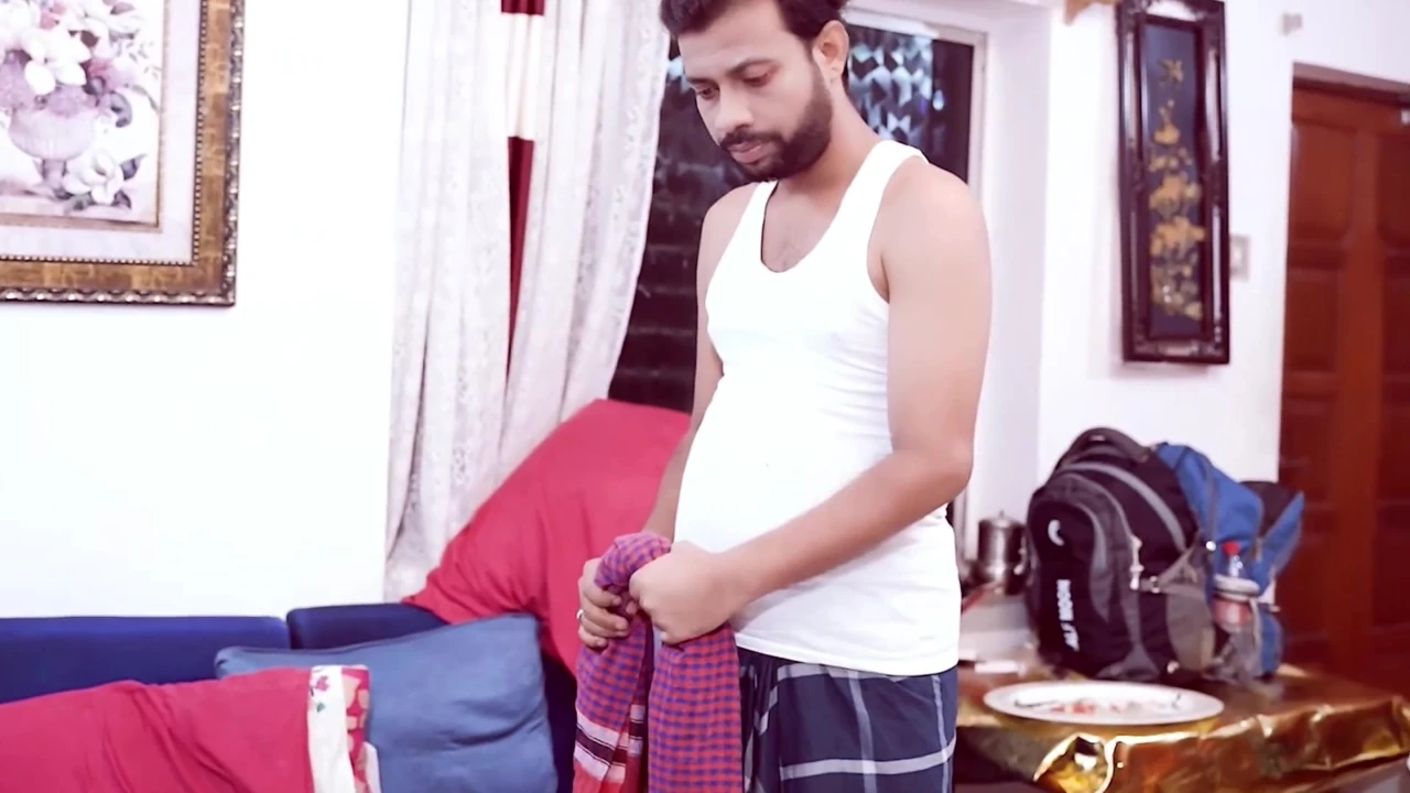 Chhoti step sister ka pati mar gya to uske step brother ne bur choda