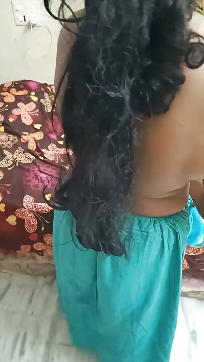 Une tatie desi indienne baise avec son propriétaire pour payer le loyer, audio en telugu