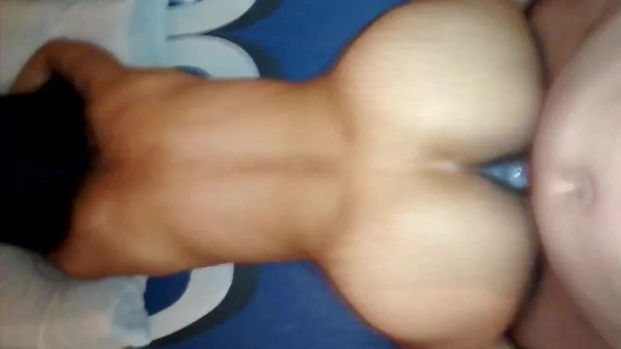 Fodendo a namorada de quato gostoso
