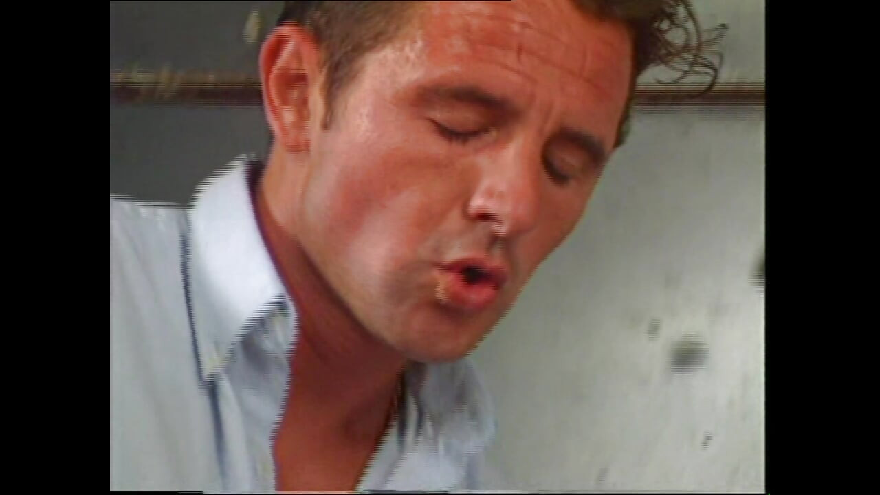 Свиня їсть мою вагінальну плівку