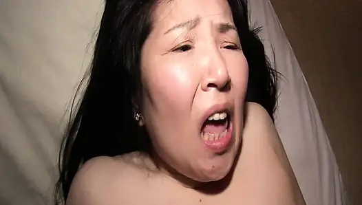 A081G07 A busty mature woman who doesn't know how to play endures her frustration and blossoms lewd in an AV appearance