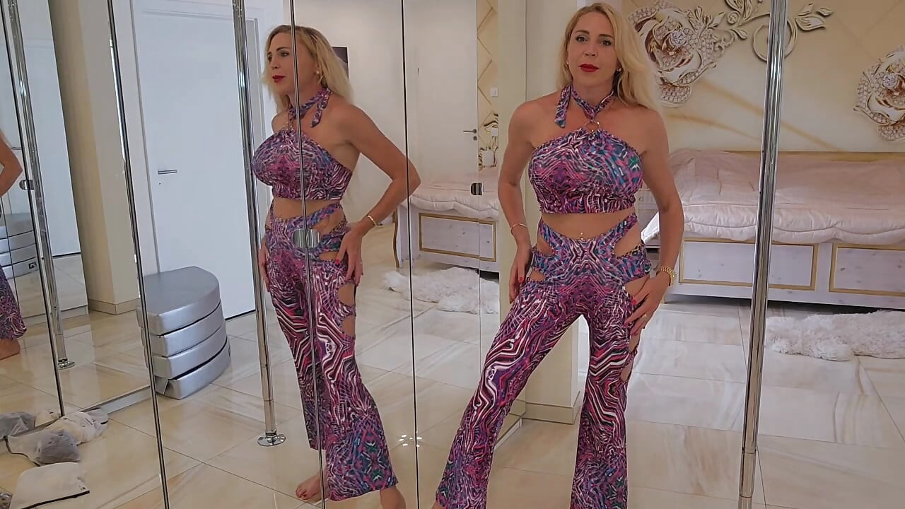 Kate Monroe tries on sexy dresses