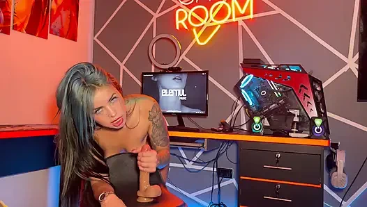 Virtual sex with Anitta punishing her biground ass in your gamer room