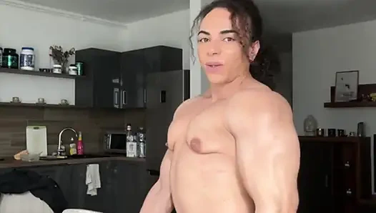 Чернокожая милфа бушует, ни пощады, ни стыда