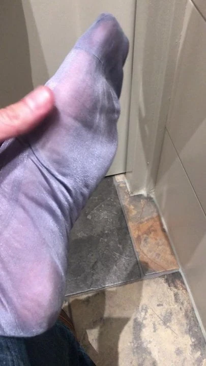 Nylon sweaty feet