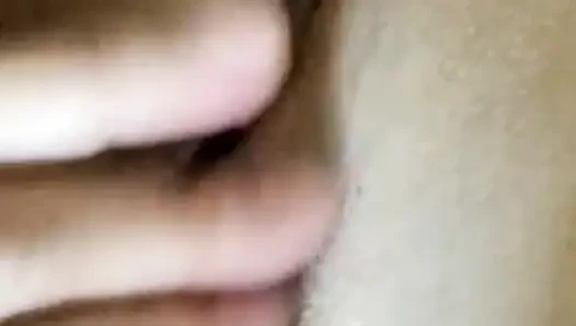Götlü güzel amcık görüntülü görüşmemizde kendini parmaklıyor