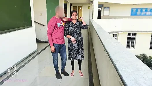 Komal begann ihren freund in der schule, sie fing an, Bindas zurückzuweisen