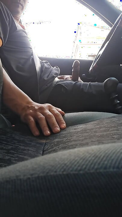 Onanerar utsökt på gatan