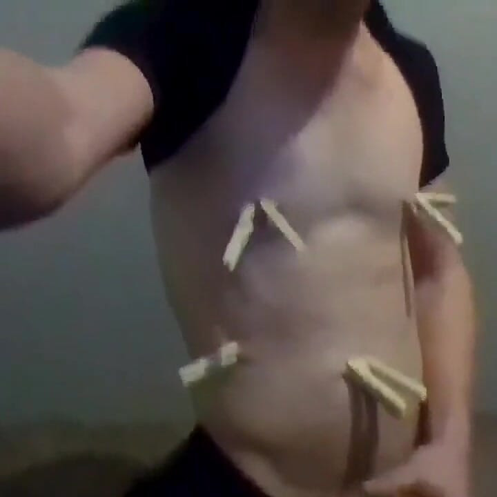 Clothespin ayın fetiş hayran kulübü videosu; "Chickcock'ümda o götü zıplat"