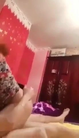 Египетская девушка скачет на члене