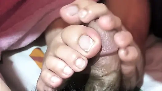 Çarşafların altında bu pinay'ın yetenekli parmakları var - 01