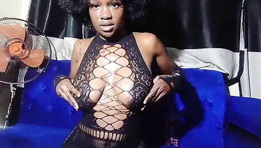 Alexa - cewek sange ini lagi asik nyepong kontol dan muasin dirinya sendiri!