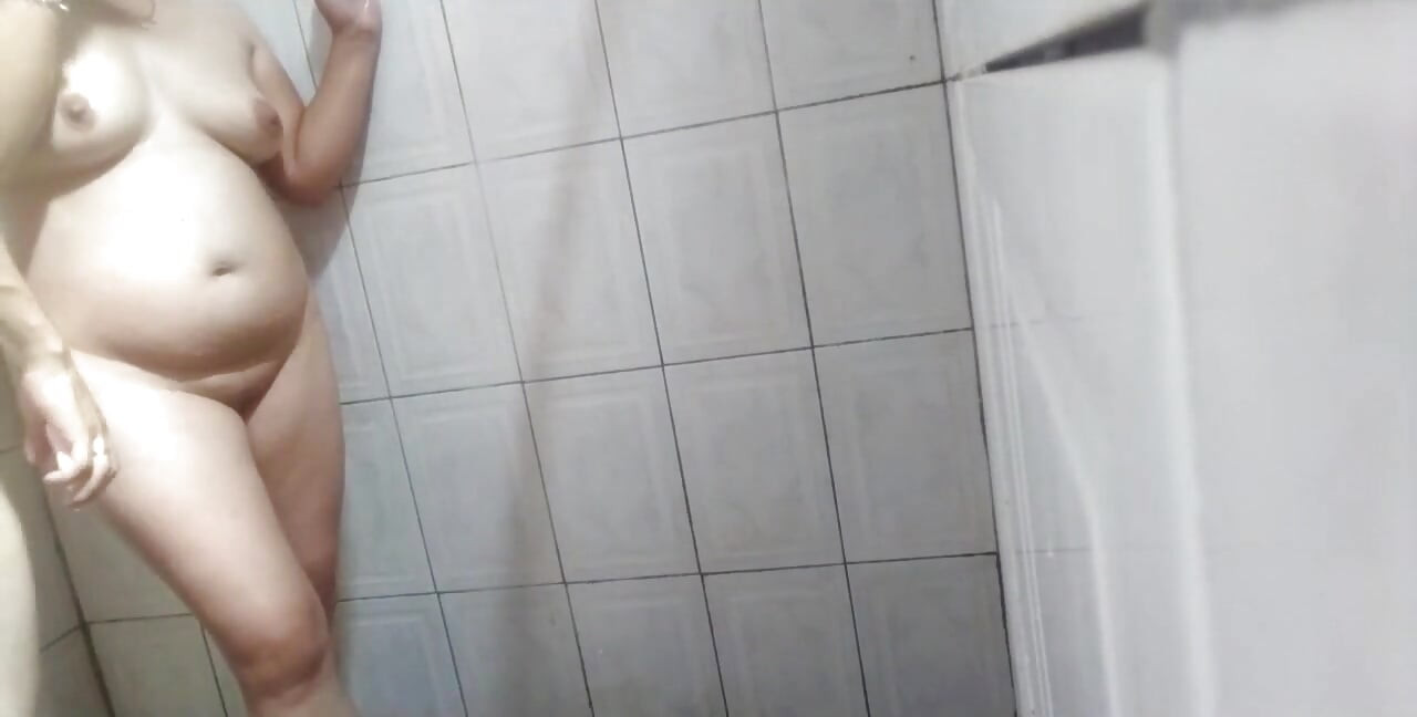 Intiem moment onder de douche: onder water delen met mijn vriendin