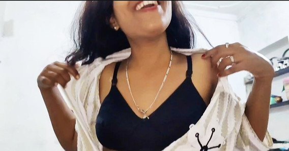 Pancutan mani dalam mulut suri rumah India blowjob