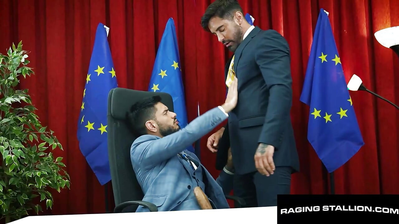 RAGING STALLION - Οι ώρες γραφείου τελείωσαν - Nico Zetta & Lazzarato Μαζική δράση κόκορας