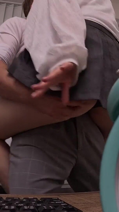 VIP4K. Lily Blossom sabe cómo pagar la deuda | Clip 1