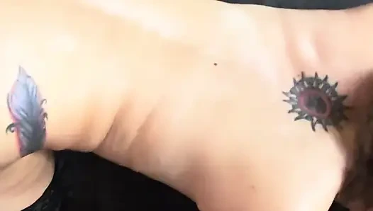 Yağmurlu gün: Govinda'ya göt parmaklama, gırtlağına kadar emiyor ve sikişiyor. (süper ateşli seksi baştan çıkarıcı)