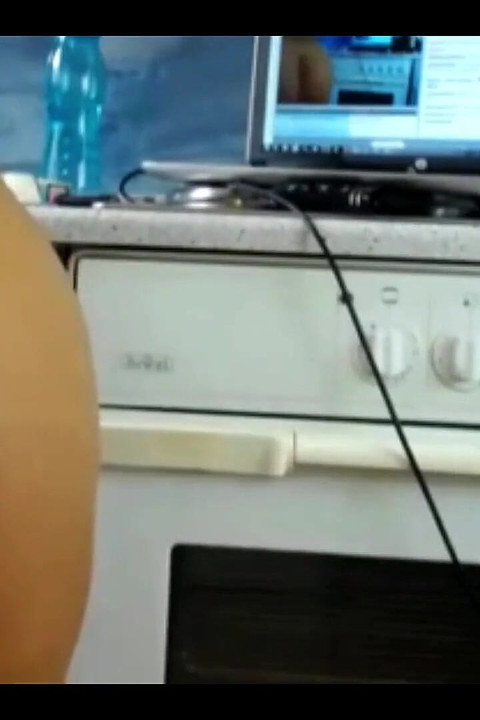 Konyhai twerk istennő: Sexydea provokatív tánca a tiszta csábításról!