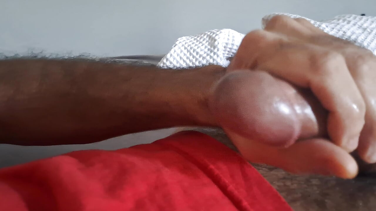 I can't be alone because it already makes me horny, then I jerk off to relieve it, a lot of cum at the end!