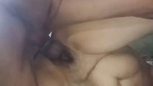 Karımın ıslak amcığını sikmek için bir tarza ihtiyacı var