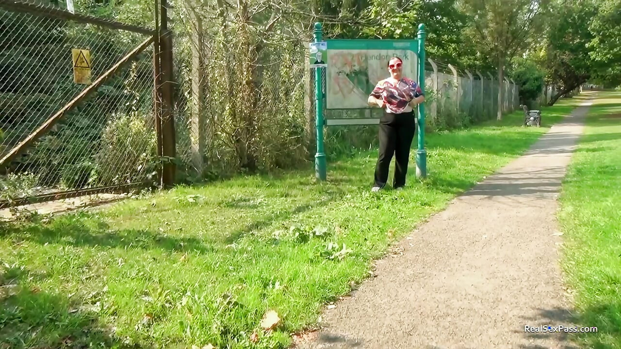 Short and thick brunette outdoor pising and public flashing