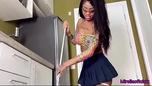 Она обожает, когда ее одаренный шурин