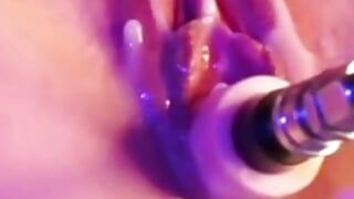 wytrysk wewnątrz różowego orgazmu cipki
