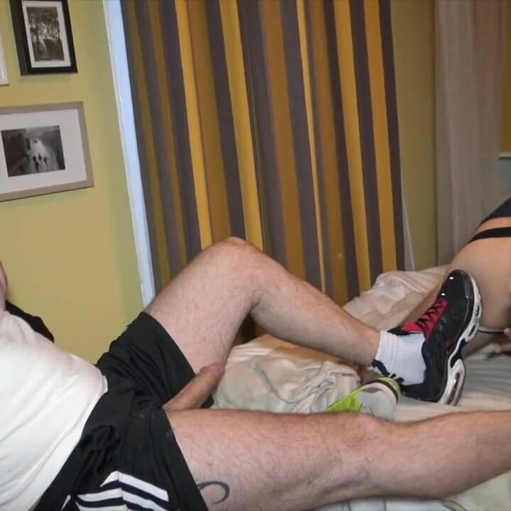 Schlampe roh mit dominanz gefickt