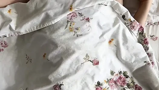Stepbro Fucks His Stepsis in the Navel and Cums on Her Belly