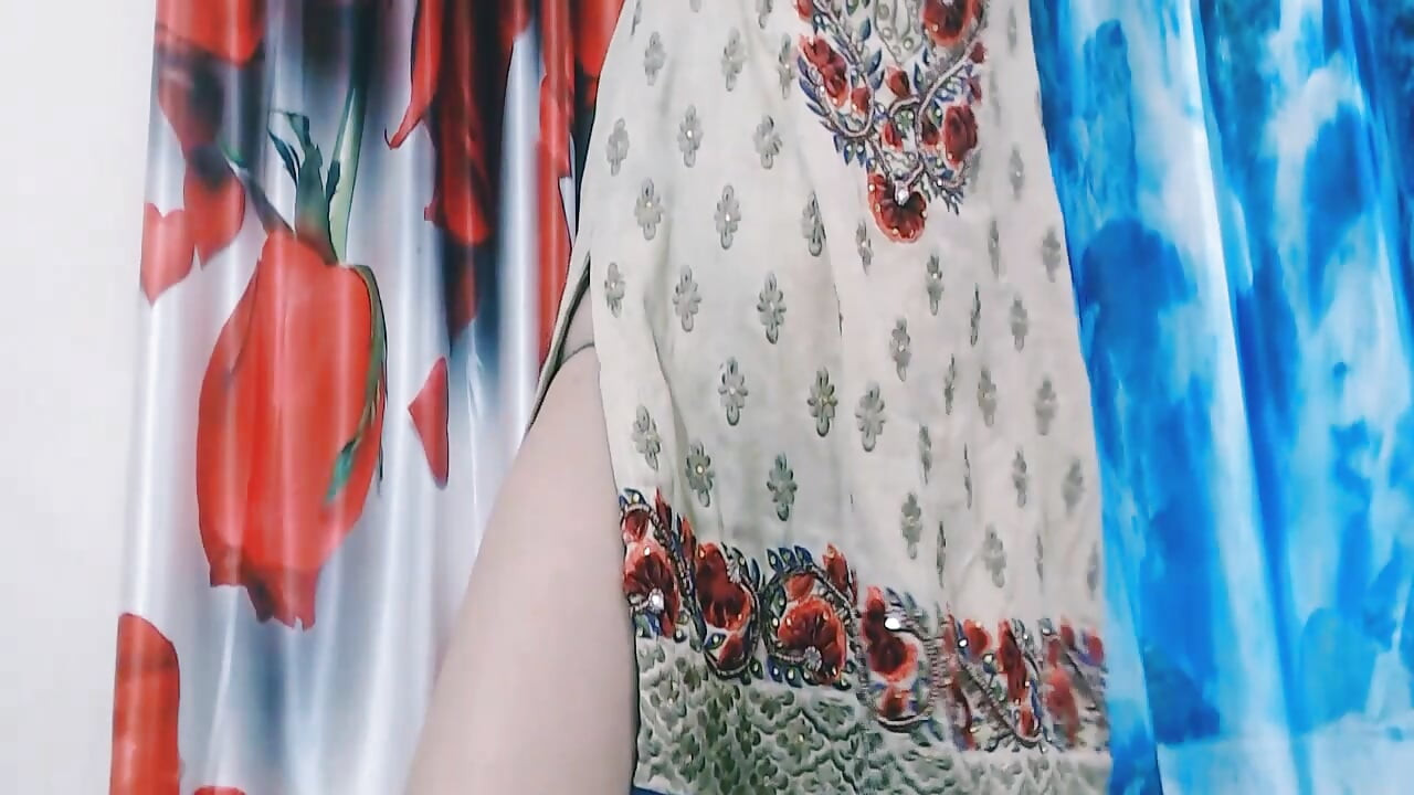 Vara svog dečka da me jebe s ljubavlju.