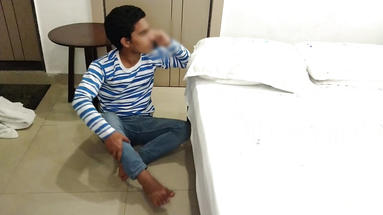 Naukrani ko new year bonus deke pel diya