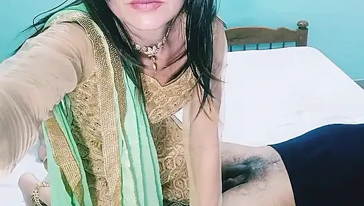 Pelacur menawan suka menggoda pria kulit hitam kontol besar