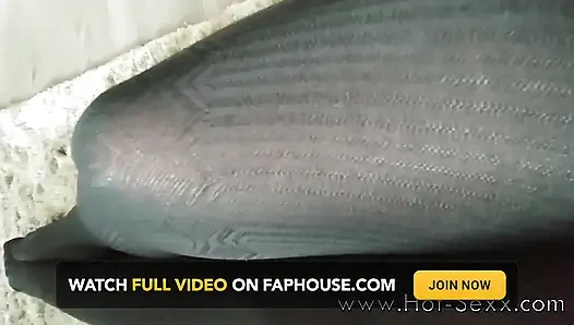 Naughtycelestes kaki sempurna dengan stoking nilon