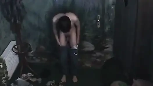 Piggy pirang ganda muda dengan dildo!