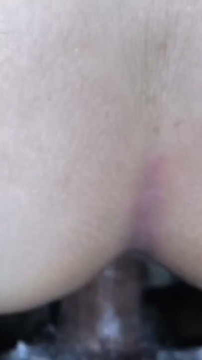 Pemandangan terbaik dari memek krim yang luar biasa dari dekat ke dalam memek | Clip 1