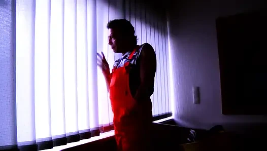 Tätowierter Muskel-hengst Hämmert Blondine Und Geile Brünette Im Kehlenfick-anal-dreier