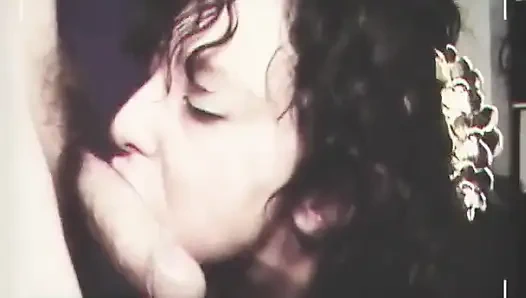 Винтажный анальный секс с горячей кудрявой брюнеткой Liza