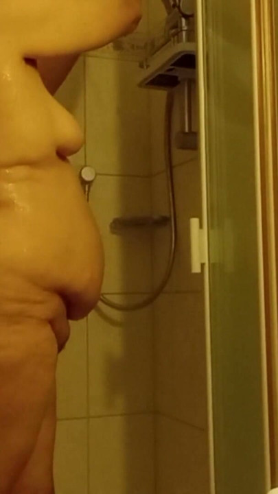 Real Mature Woman in the Shower – Soft Belly & Natural Curves | Clip 2