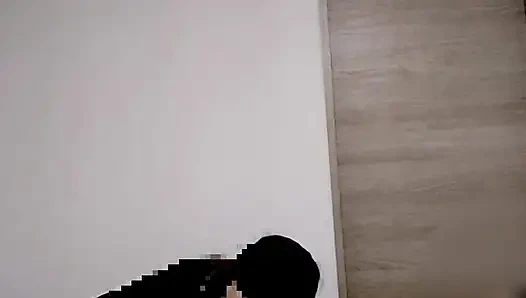 Домашнее видео. Наездница играет с грудастой женой в оранжевом нижнем белье. Мероприятия пары дома. Домашнее любительское видео Per