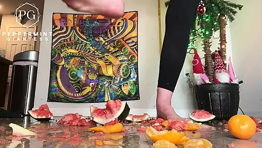 67 Giantess Size 16 Slo-mo Feet Crush Slow Motion Oranges & Watermelon Destruction