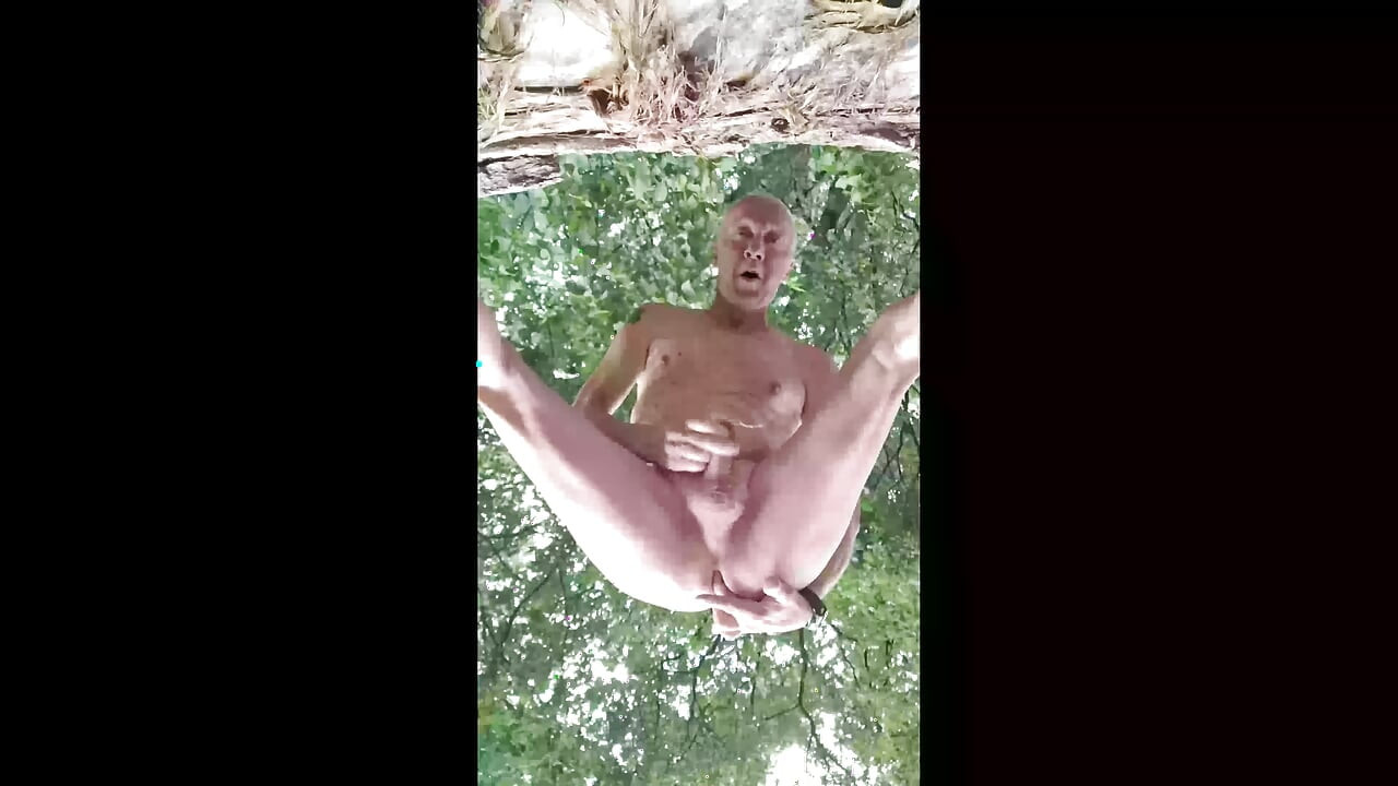 EXHIBITIONIST GRANDPA DADDY PUBLIC OUTDOOR NAKED CRUISING CUMSHOT