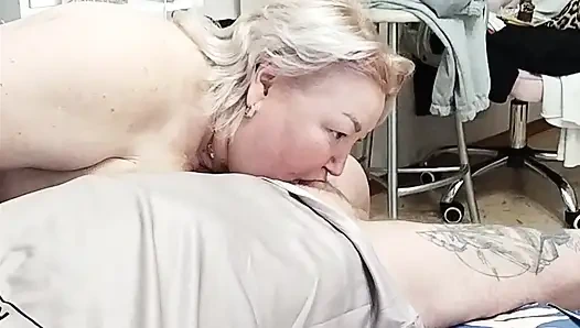 Kız arkadaş emiyor ve döl yutuyor