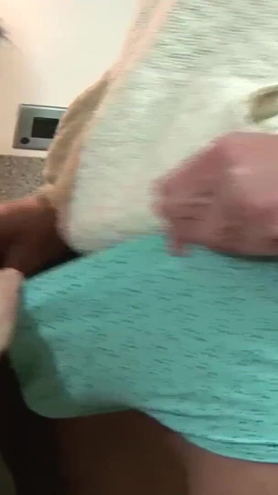 لحظة لا تنسى من "أريك بزازي الكبيرة القديمة وأنت تنيكني بقوة بزبك الشاب الكبير"
